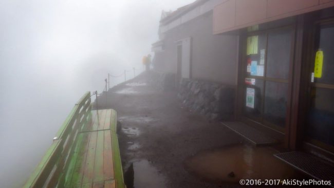 初登山が富士山!なぜか雨の中を単独で富士登山した話