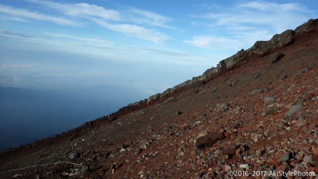 初登山が富士山!なぜか雨の中を単独で富士登山した話