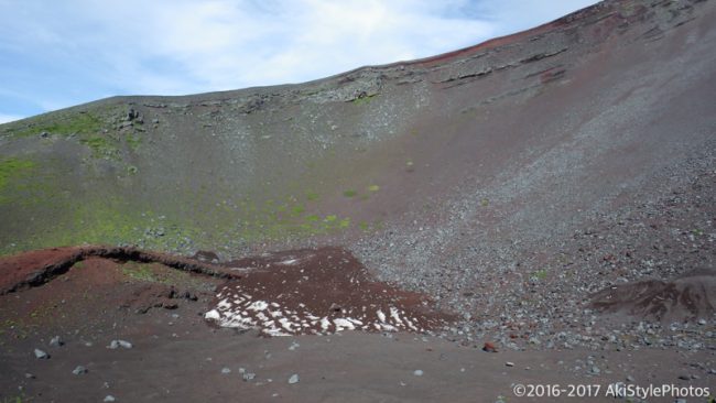 初登山が富士山!なぜか雨の中を単独で富士登山した話