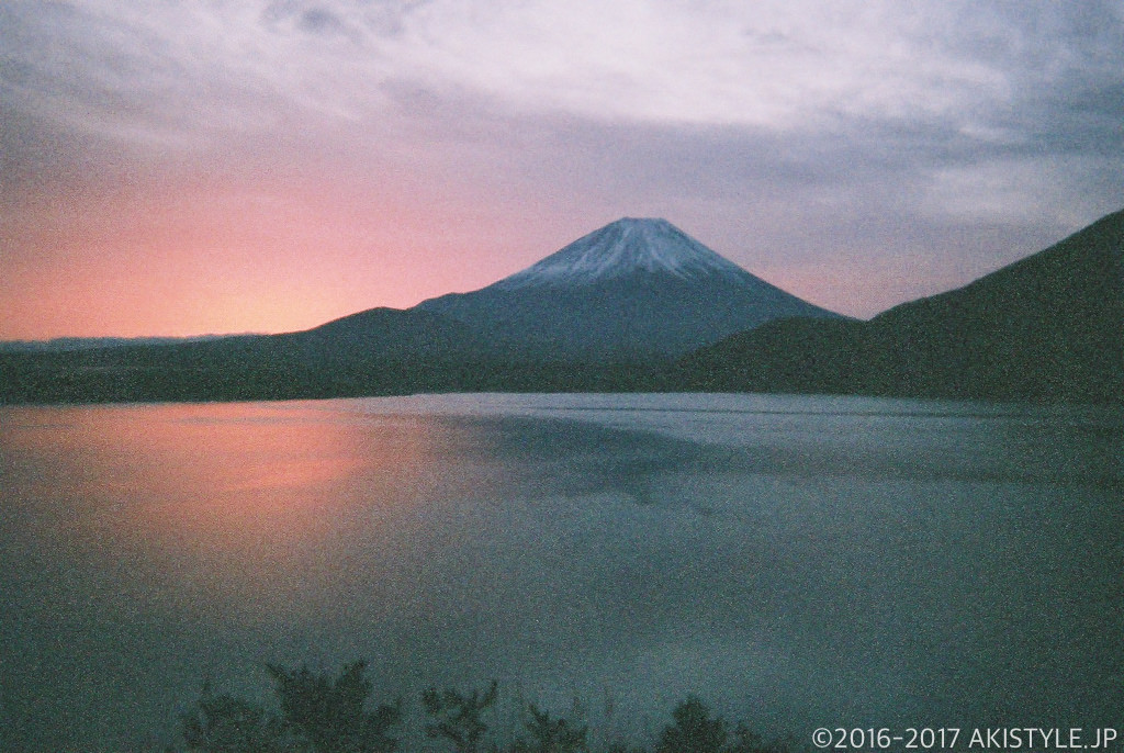 「写ルンです」で撮影した本栖湖からの富士山
