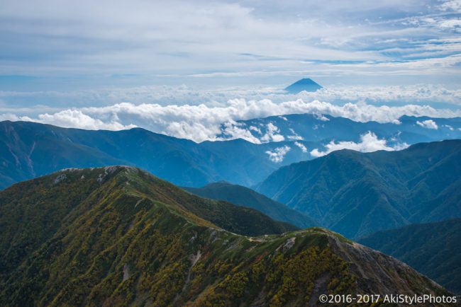 北岳山頂から富士山