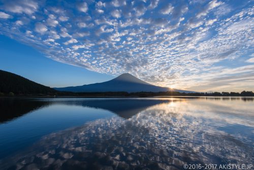 田貫湖からの御来光と富士山のリフレクション