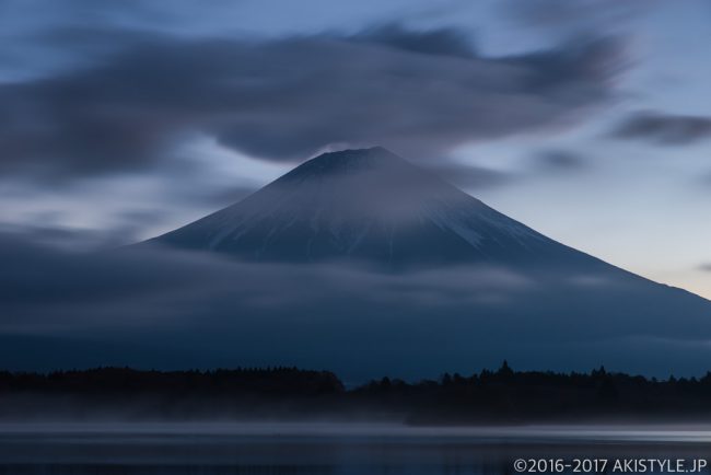 田貫湖で笠雲と富士山