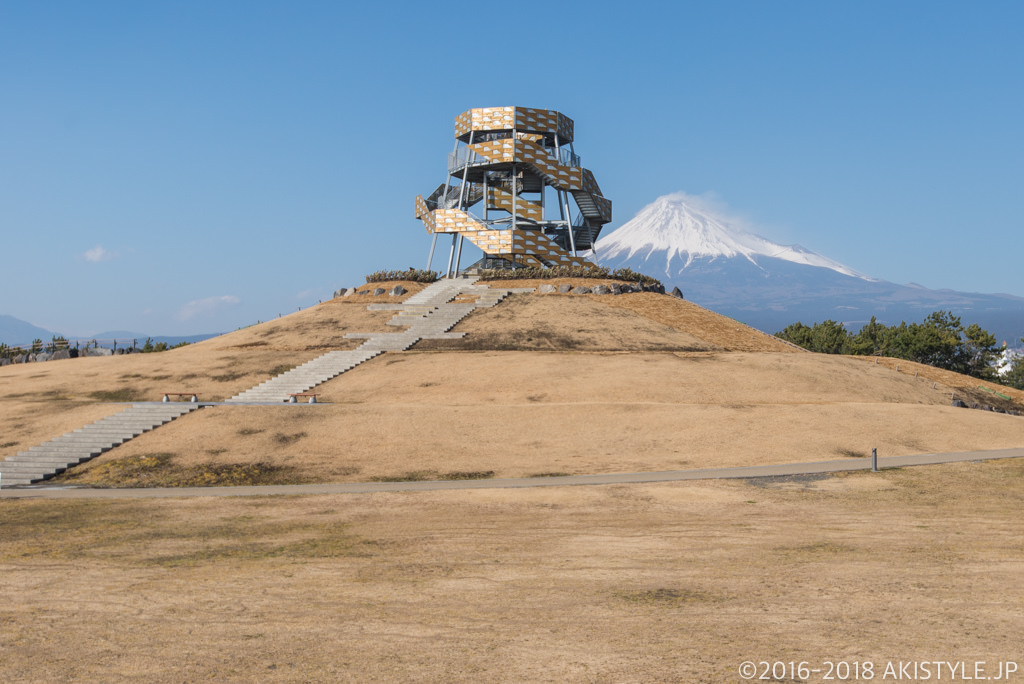 田子の浦みなと公園の富士山ドラゴンタワー