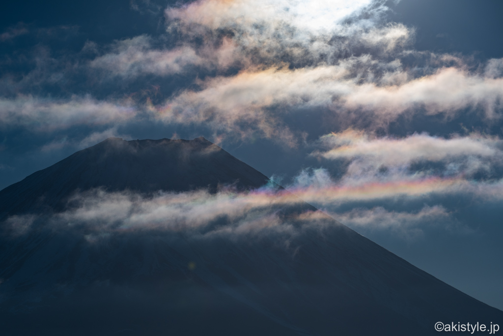 富士山と彩雲