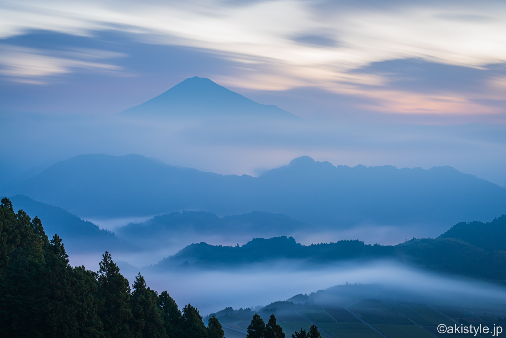 清水吉原の富士山と雲海