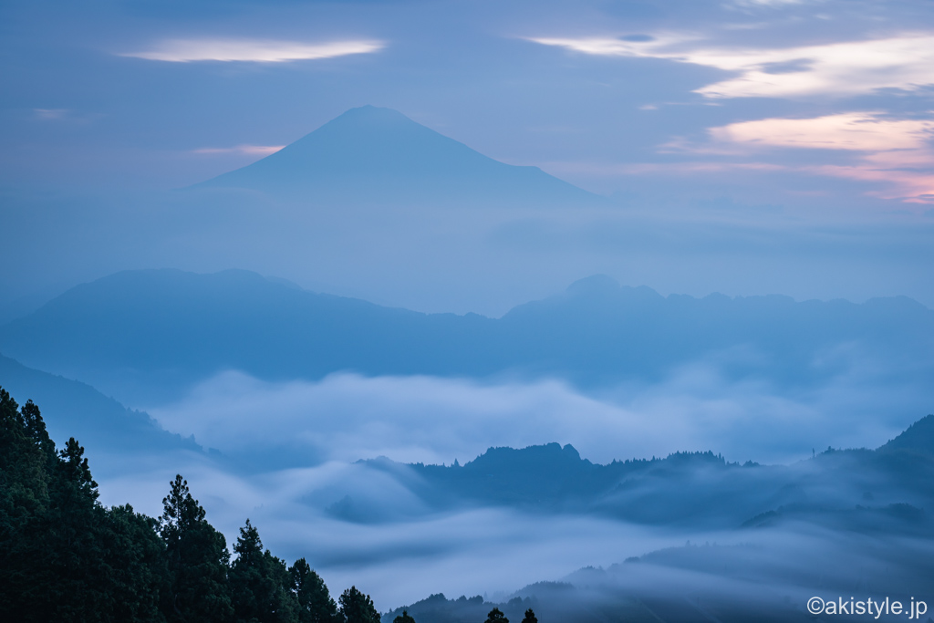 清水吉原の富士山と雲海