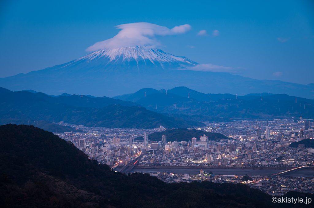 満観峰から見る富士山と静岡夜景